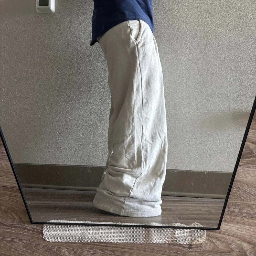 Vintage Y2K/2000s Baggy Light Grey Wide Leg Streetwear Sweatpants! Fits M